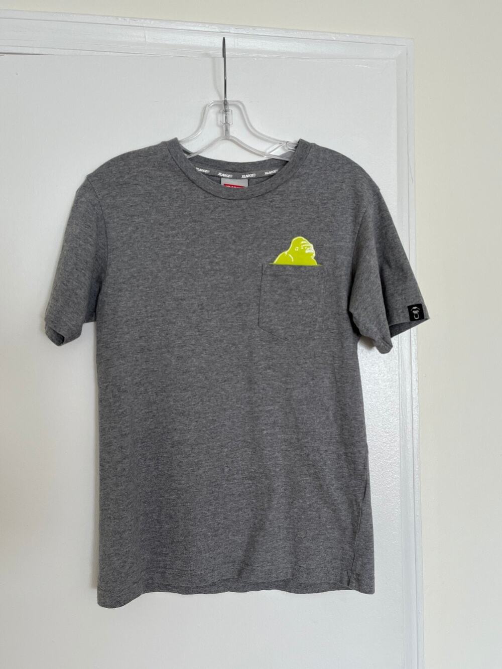 X-LARGE Xlarge Clothing Mens Tshirt Tee Gorilla Neon Pocket Y2K 1991 sz Small